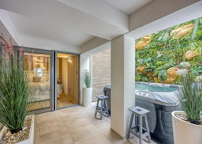 Apartment Deluxe With Whirlpool